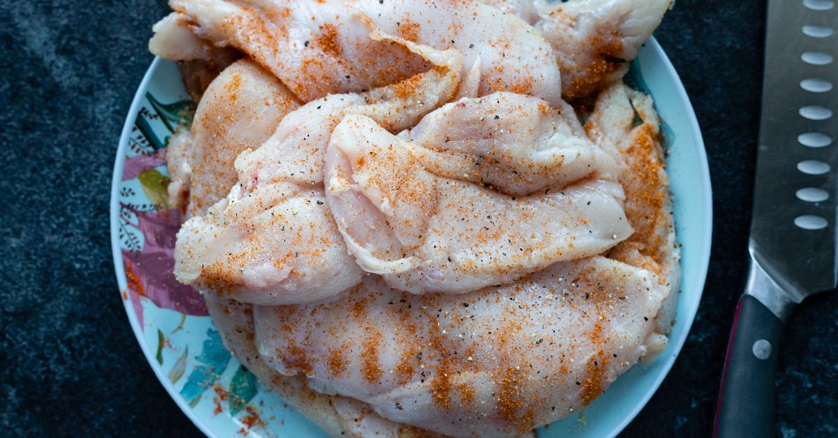 Saftige Hähnchenbrust braten: So bleibt dünnes Fleisch zart statt zäh