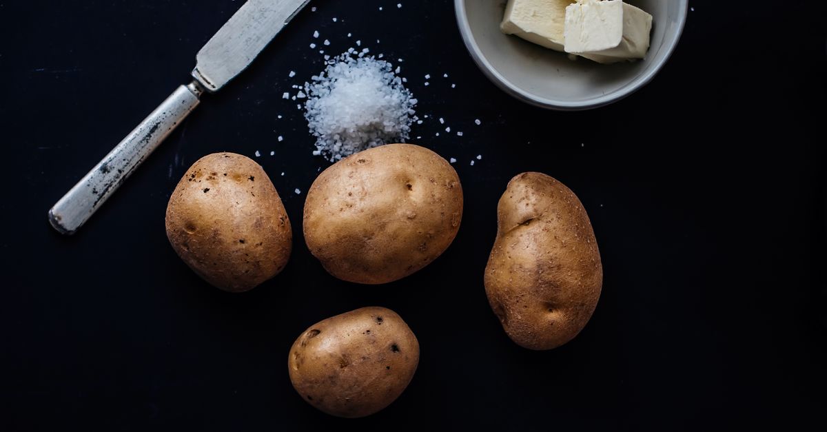 Kartoffeln mit Essigwasser kochen: Warum das Anlaufen verhindert wird