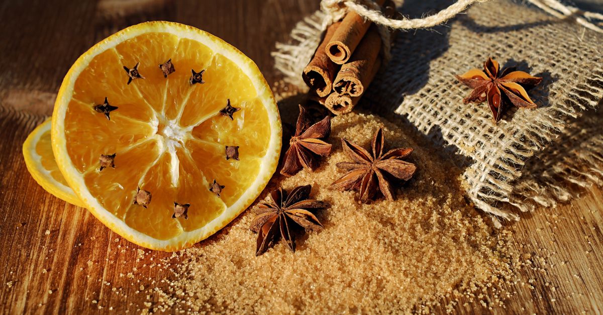 Wie mischt man Lebkuchengewürz selbst und lagert es aromafrisch?