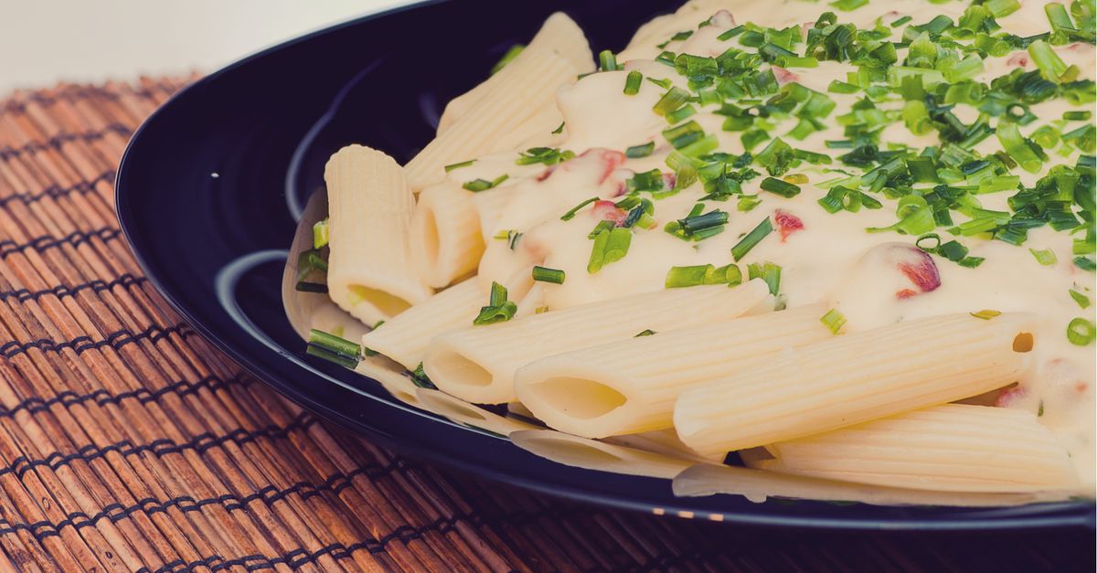 Béchamelsauce cremig und ohne Klümpchen zubereiten